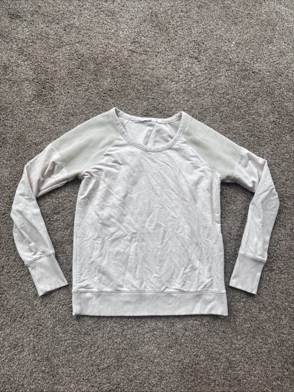 Athleta Women’s Medium Cream Mesh Shoulder Crewneck Long Sleeve Shirt EUC